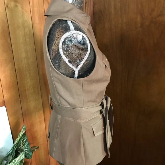 Cache Vest/top with Snap Front - Picture 2 of 6